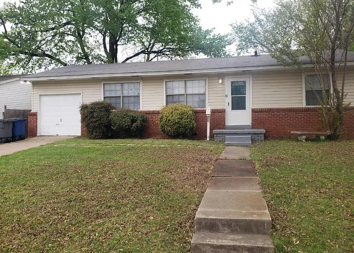 Holiday home Pete's Place - Quiet Beautiful 3 Bedroom In The Heart Of Tulsa