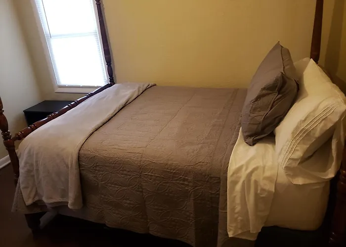Сasa de vacaciones Pete's Place - Quiet Beautiful 3 Bedroom In The Heart Of *