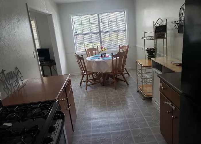 Pete's Place - Quiet Beautiful 3 Bedroom In The Heart Of Holiday home *